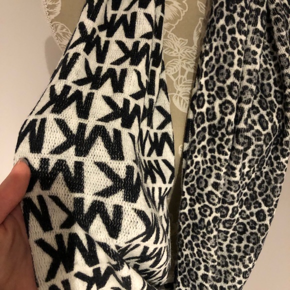 Black & white cheetah print MK scarf - Picture 2 of 4